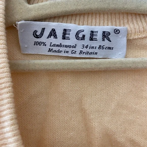 Vintage butter yellow sweater vest 100%wool - Picture 3 of 3